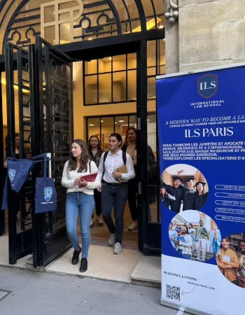 Étudiantes en réorientation vers le droit ILS Paris - rentrée décalée novembre 2025 - admission tardive école juridique internationale - nouvelle vie étudiante